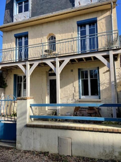 Maison De Charme Avec Vue Mer Трувіль-сюр-Мер Екстер'єр фото